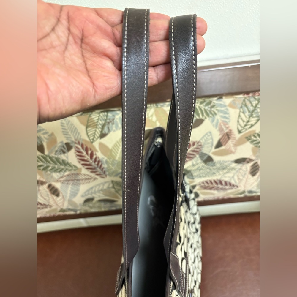 Coach Black and Cream Signature Tote - Picture 5 of 16